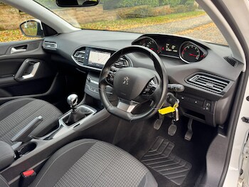 Used Peugeot 308 2017 for sale - 77254833: Photo