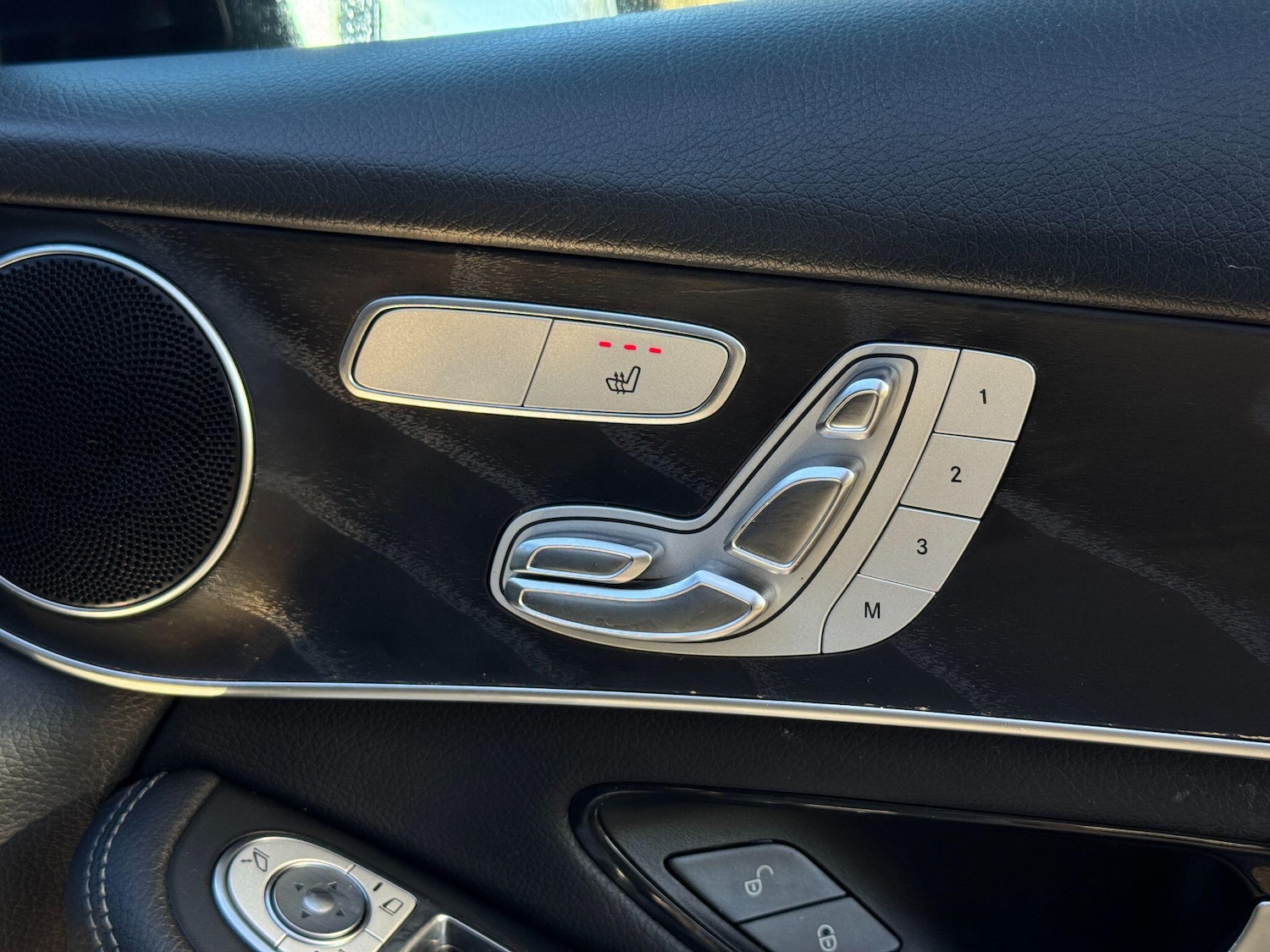 Used Mercedes-Benz GLC 2019 for sale - 76689266: Photo 12