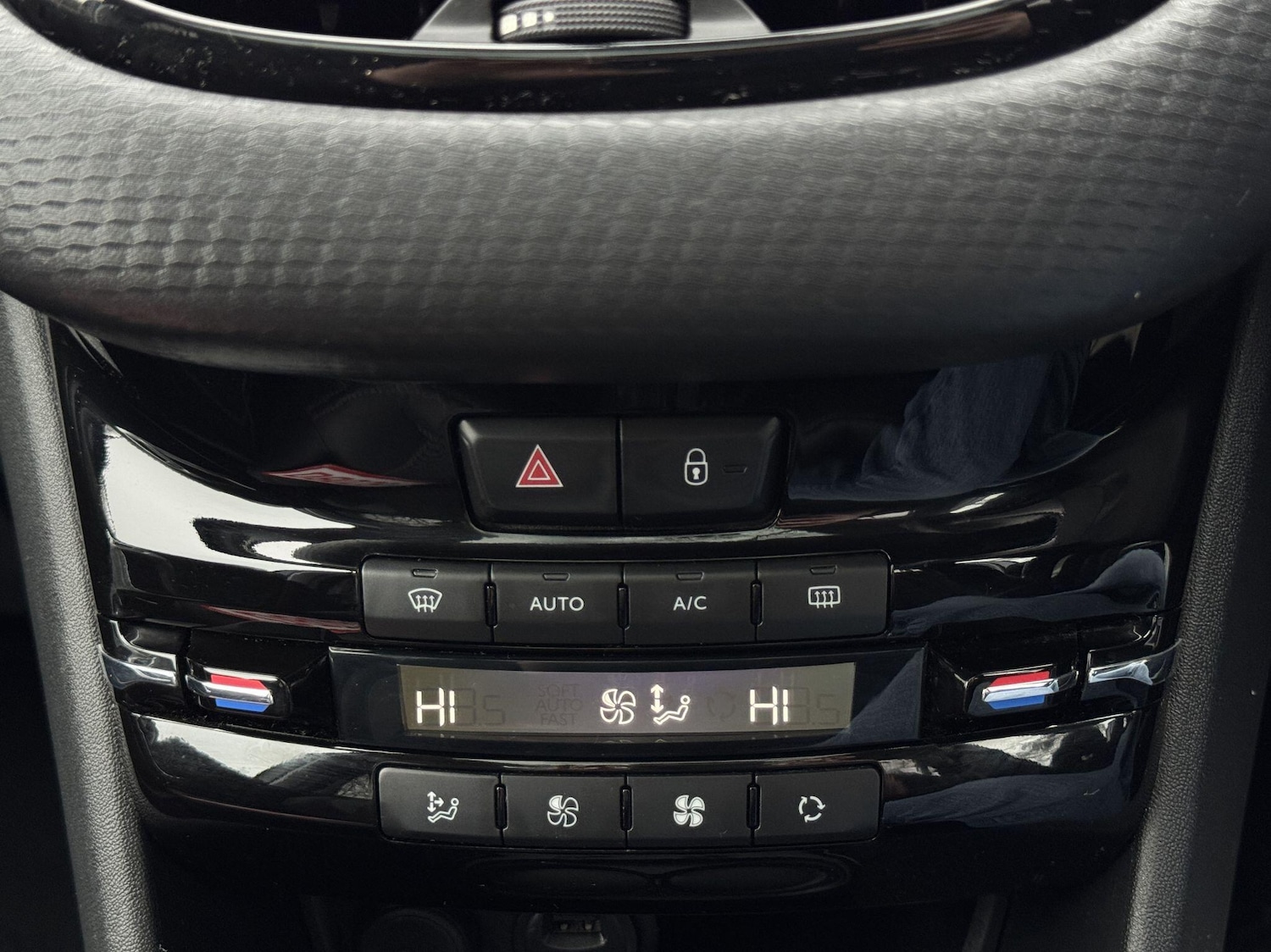 Used Peugeot 2008 2019 for sale - 76976191: Photo 19