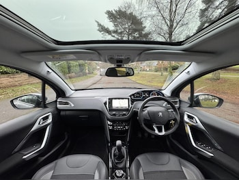 Used Peugeot 2008 2019 for sale - 76976191: Photo