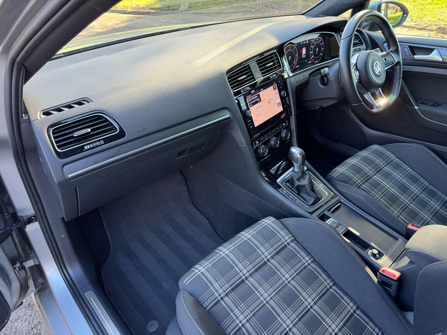 Used Volkswagen Golf 2020 for sale - 77853959: Photo 40