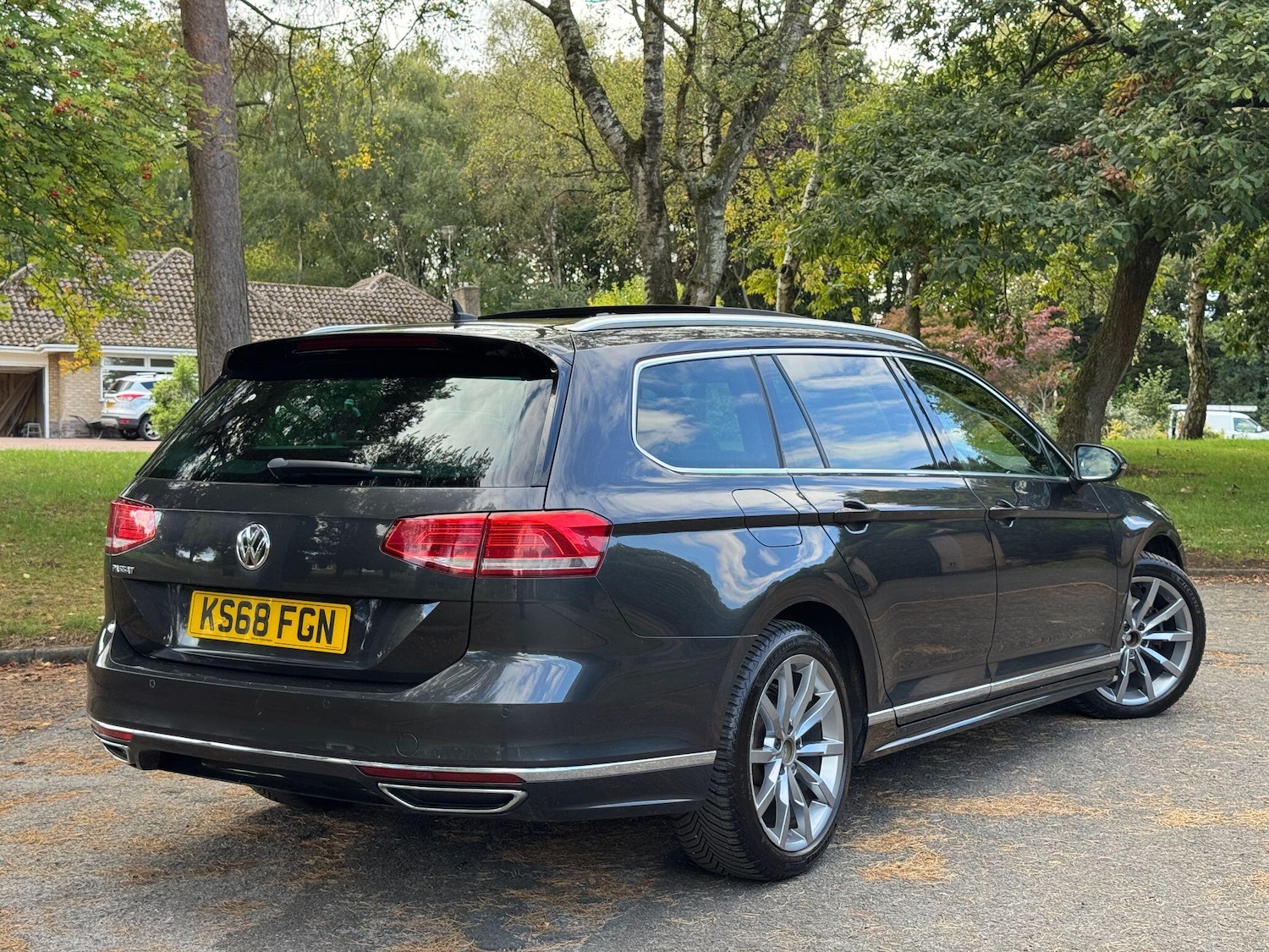 Used Volkswagen Passat 2018 for sale - 76632658: Photo 2