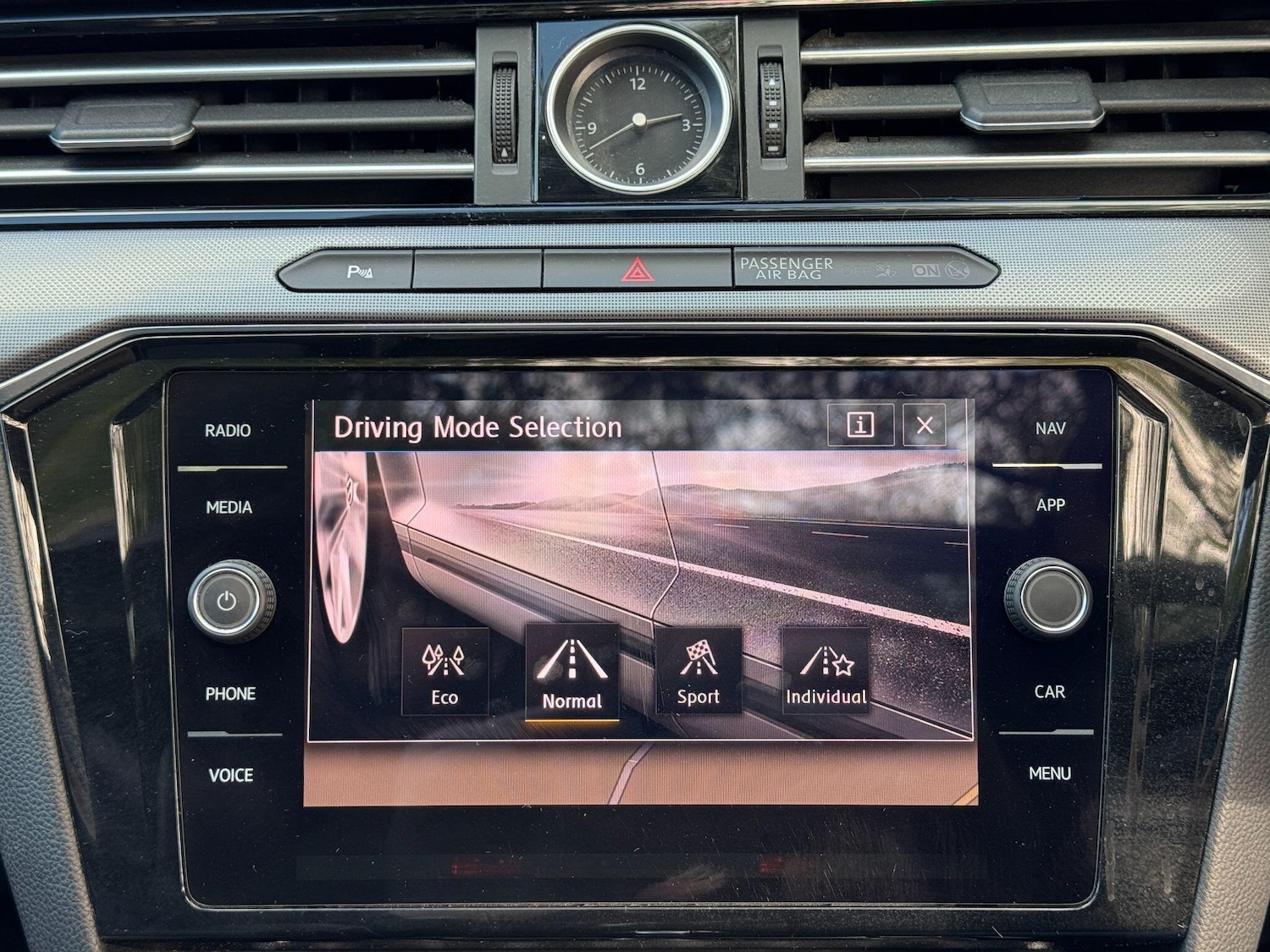 Used Volkswagen Passat 2018 for sale - 76632658: Photo 25