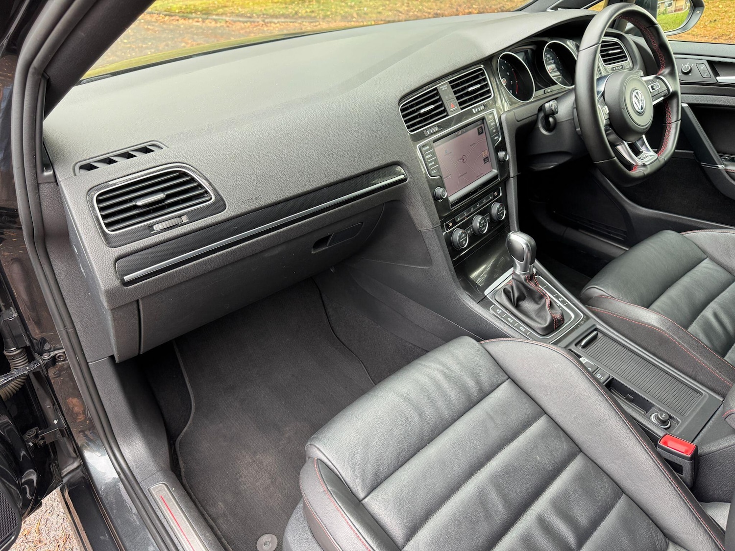 Used Volkswagen Golf 2016 for sale - 76537719: Photo 31