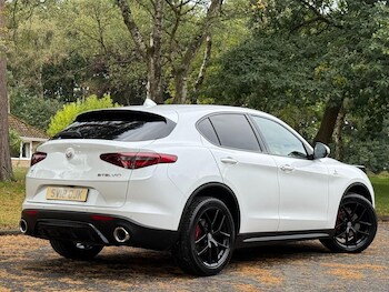 Used Alfa Romeo Stelvio 2017 for sale - 75990741: Photo