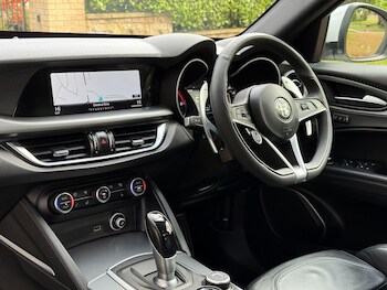 Used Alfa Romeo Stelvio 2017 for sale - 75990741: Photo