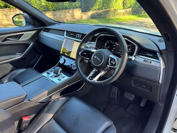 Used Jaguar F-Pace 2021 for sale - 76073139: Photo 4