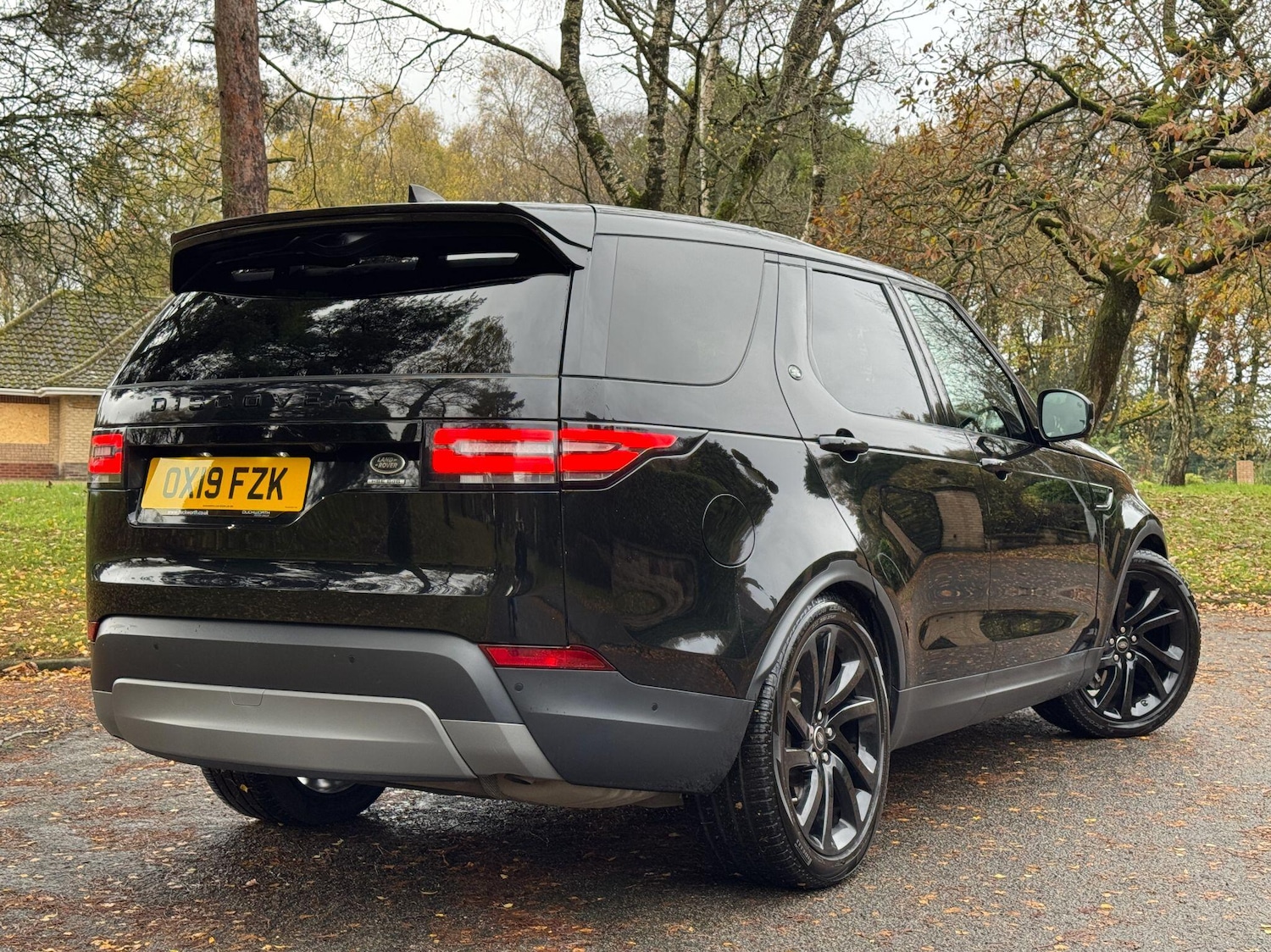 Used Land Rover Discovery 2019 for sale - 76645724: Photo 2