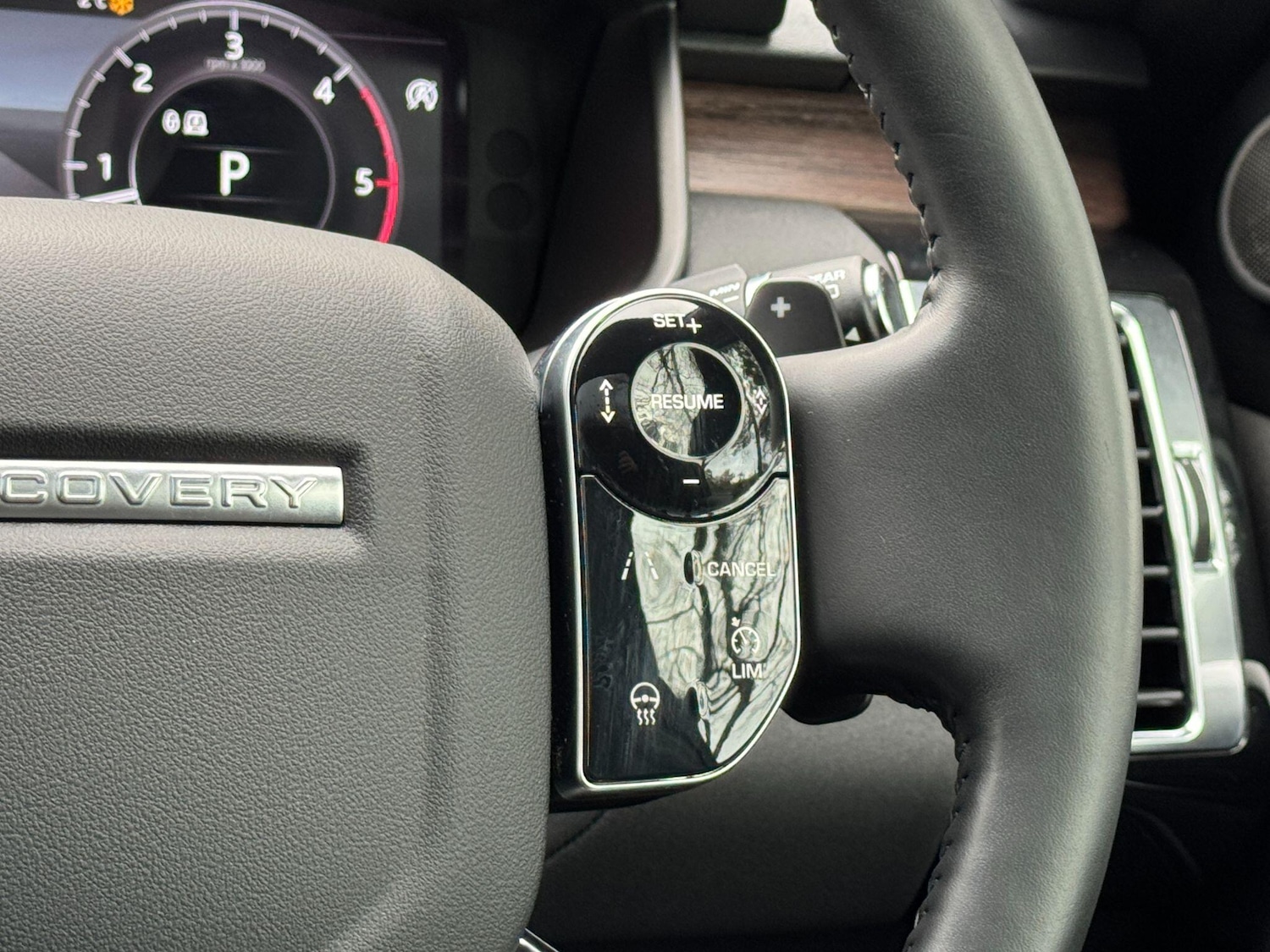 Used Land Rover Discovery 2019 for sale - 76645724: Photo 78