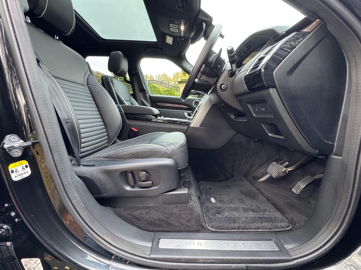 Used Land Rover Discovery 2019 for sale - 76645724: Photo 87