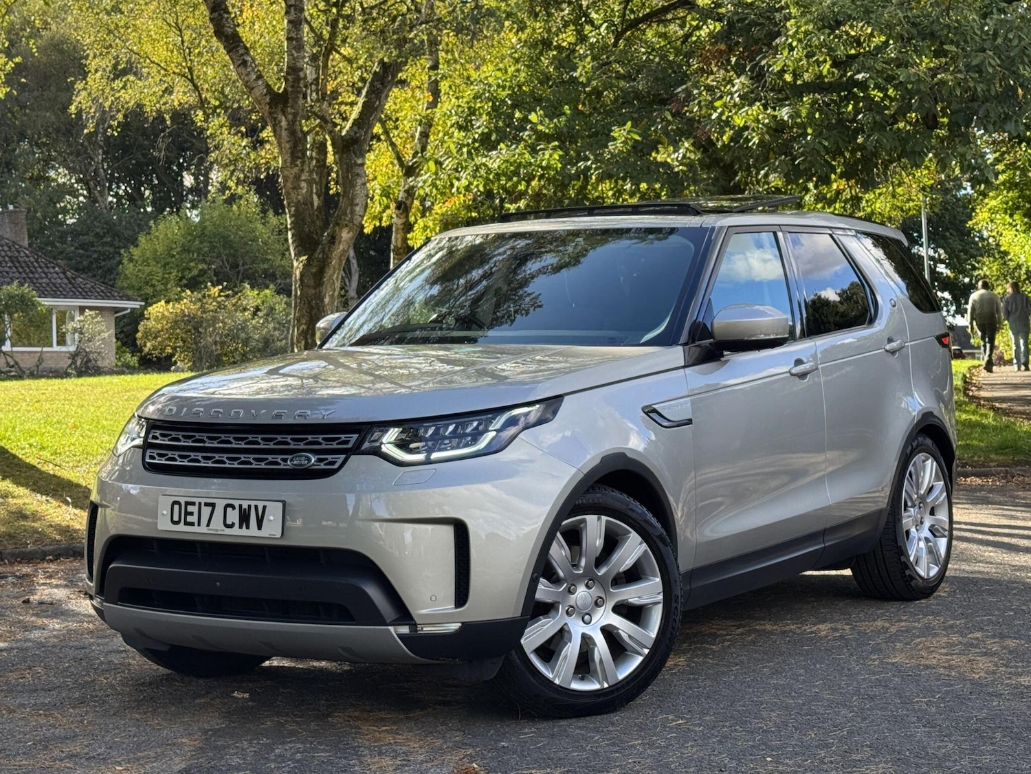 Used Land Rover Discovery 2017 for sale - 76084355: Photo 1