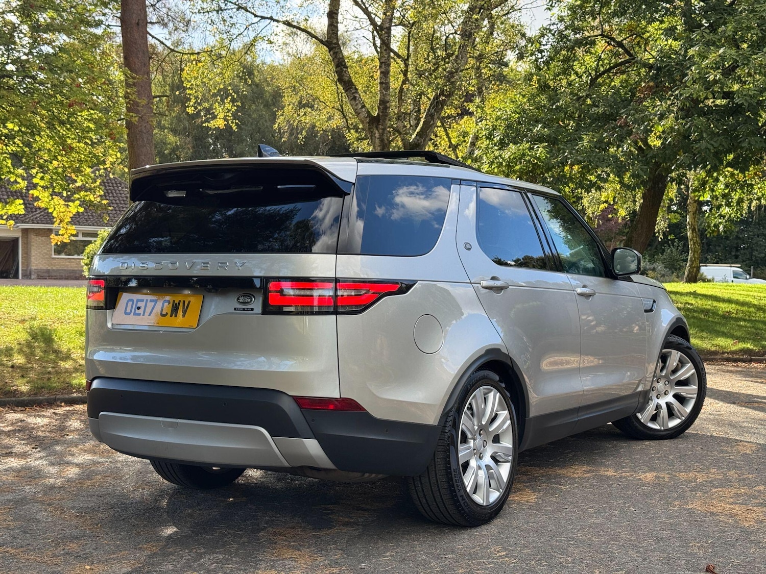 Used Land Rover Discovery 2017 for sale - 76084355: Photo 2