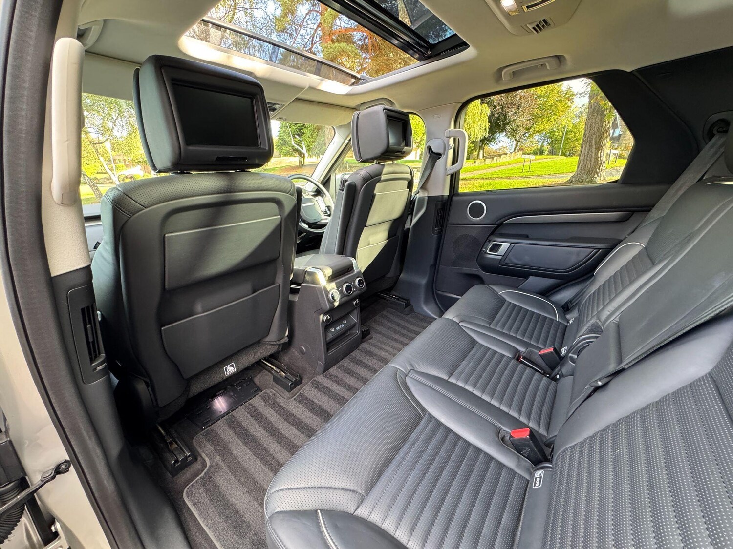 Used Land Rover Discovery 2017 for sale - 76084355: Photo 25