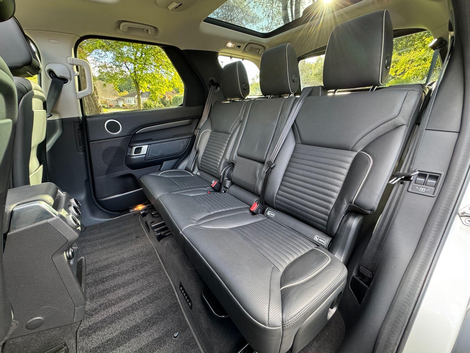 Used Land Rover Discovery 2017 for sale - 76084355: Photo 39