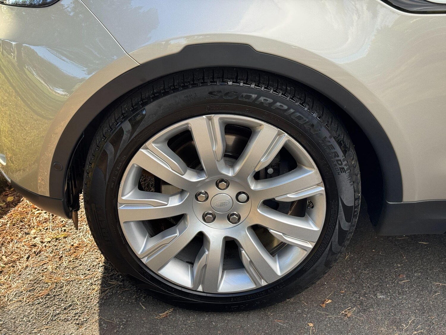 Used Land Rover Discovery 2017 for sale - 76084355: Photo 43