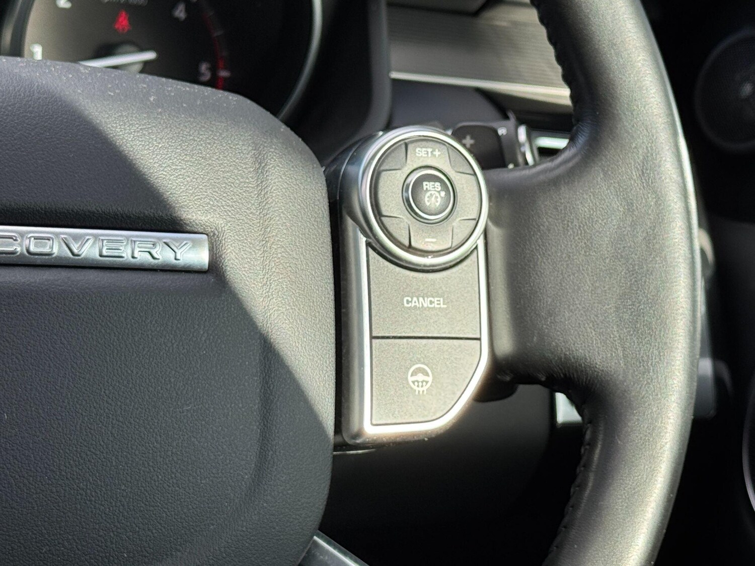 Used Land Rover Discovery 2017 for sale - 76084355: Photo 64
