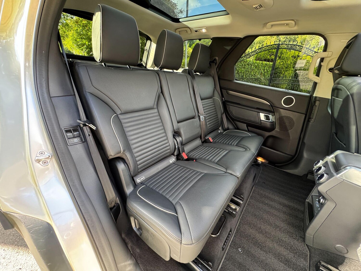 Used Land Rover Discovery 2017 for sale - 76084355: Photo 67