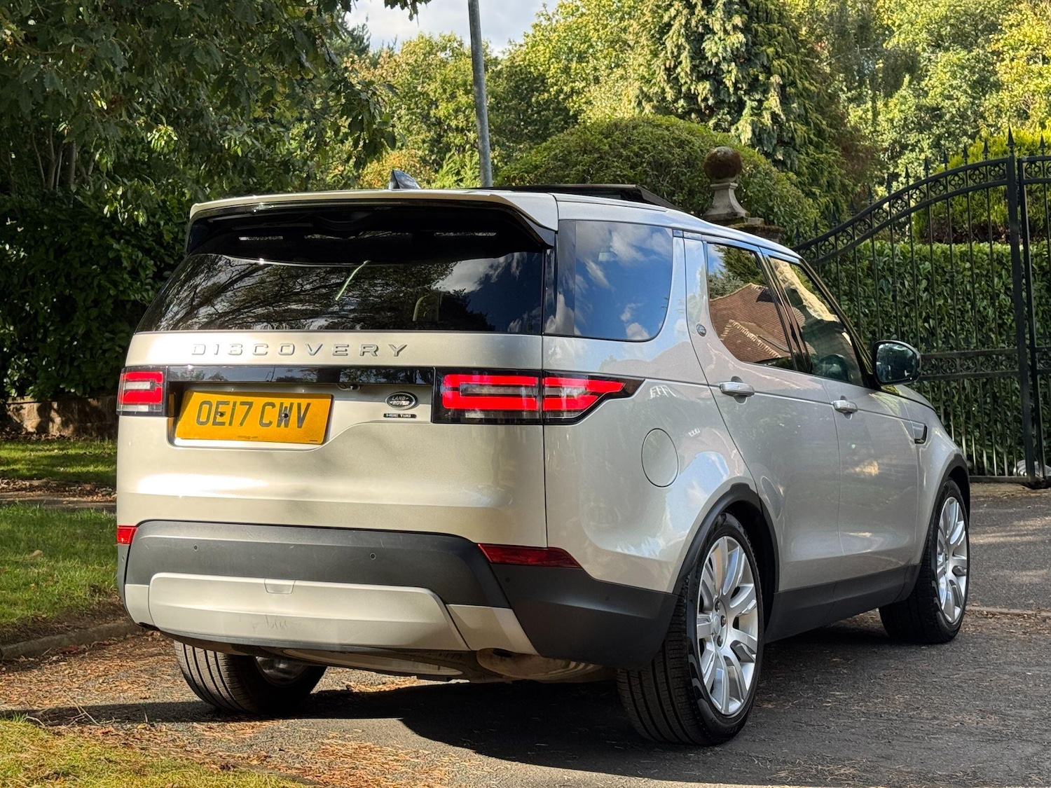 Used Land Rover Discovery 2017 for sale - 76084355: Photo 96