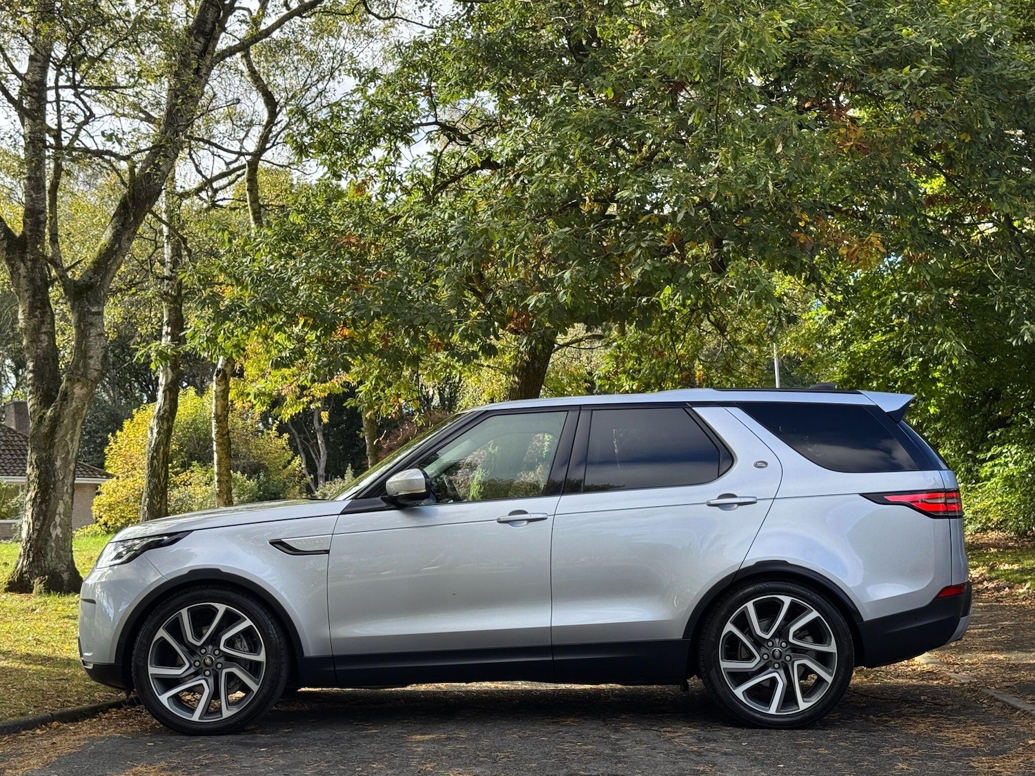 Used Land Rover Discovery 2019 for sale - 76199726: Photo 3