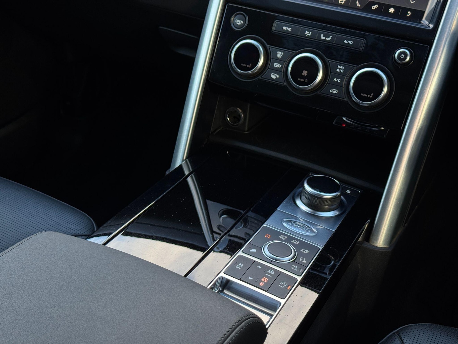 Used Land Rover Discovery 2019 for sale - 76199726: Photo 63