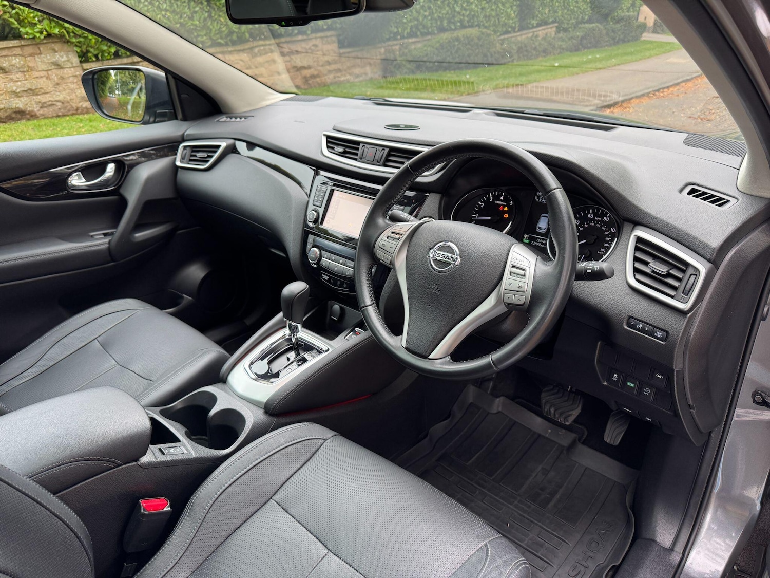 Used Nissan Qashqai 2017 for sale - 76294993: Photo 5