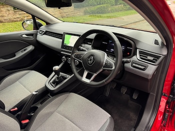 Used Renault Clio 2024 for sale - 78676465: Photo