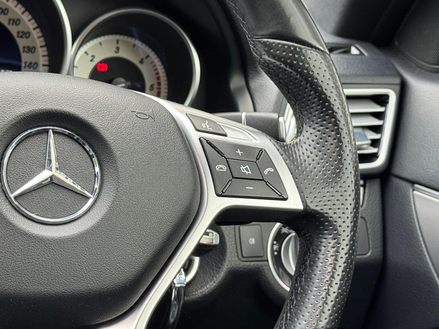 Used Mercedes-Benz E Class 2015 for sale - 76458144: Photo 55