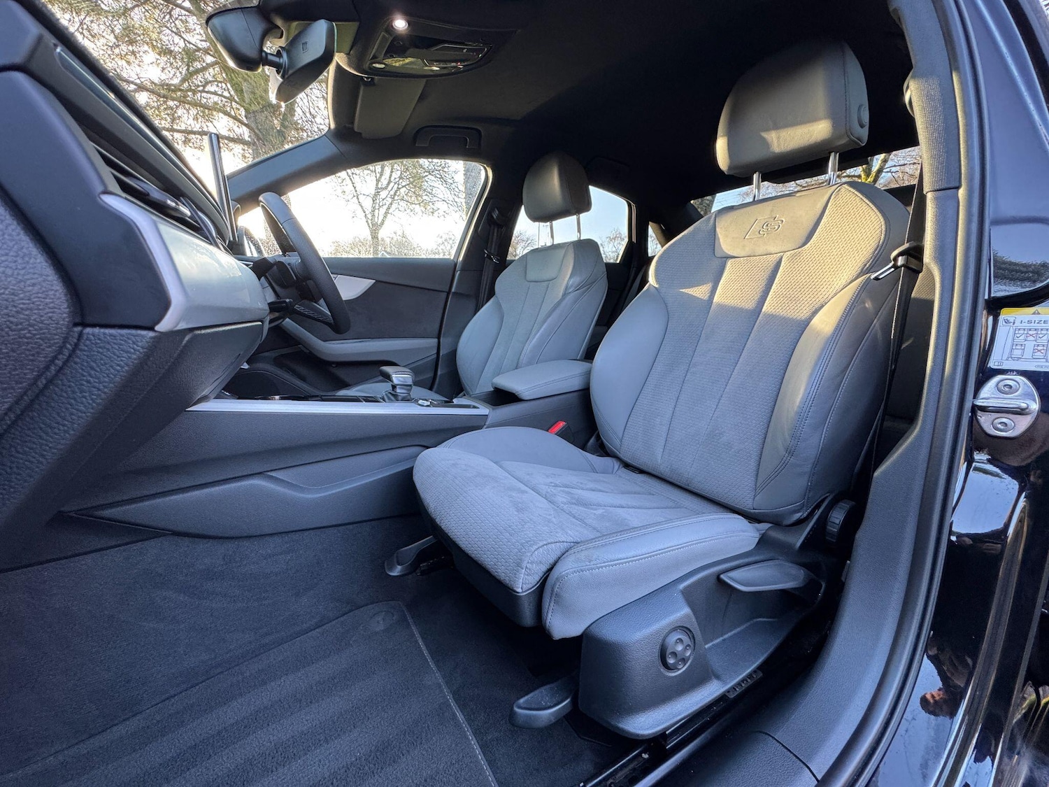 Used Audi A4 2023 for sale - 77015854: Photo 5