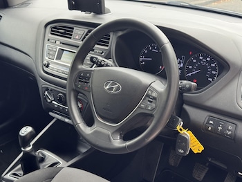 Used Hyundai i20 2017 for sale - 79374744: Photo
