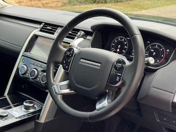 Used Land Rover Discovery 2019 for sale - 75552736: Photo