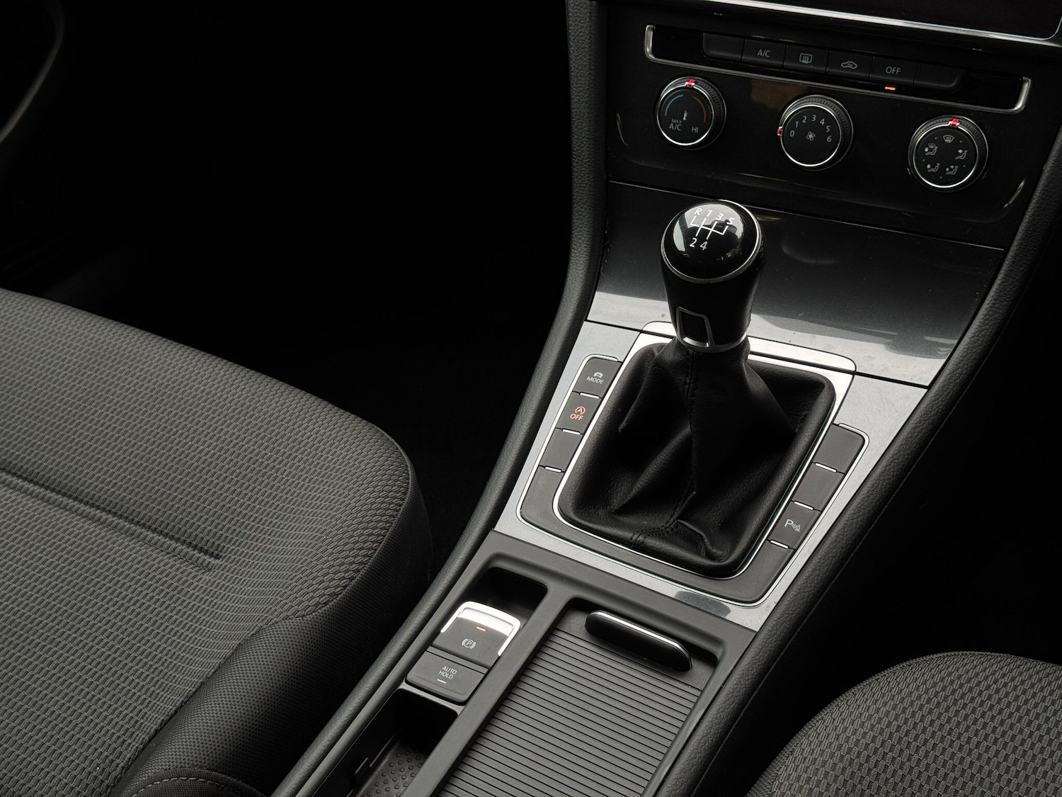 Used Volkswagen Golf 2018 for sale - 76539022: Photo 26