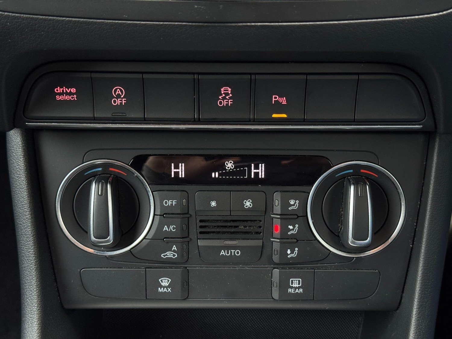 Used Audi Q3 2017 for sale - 76425399: Photo 13