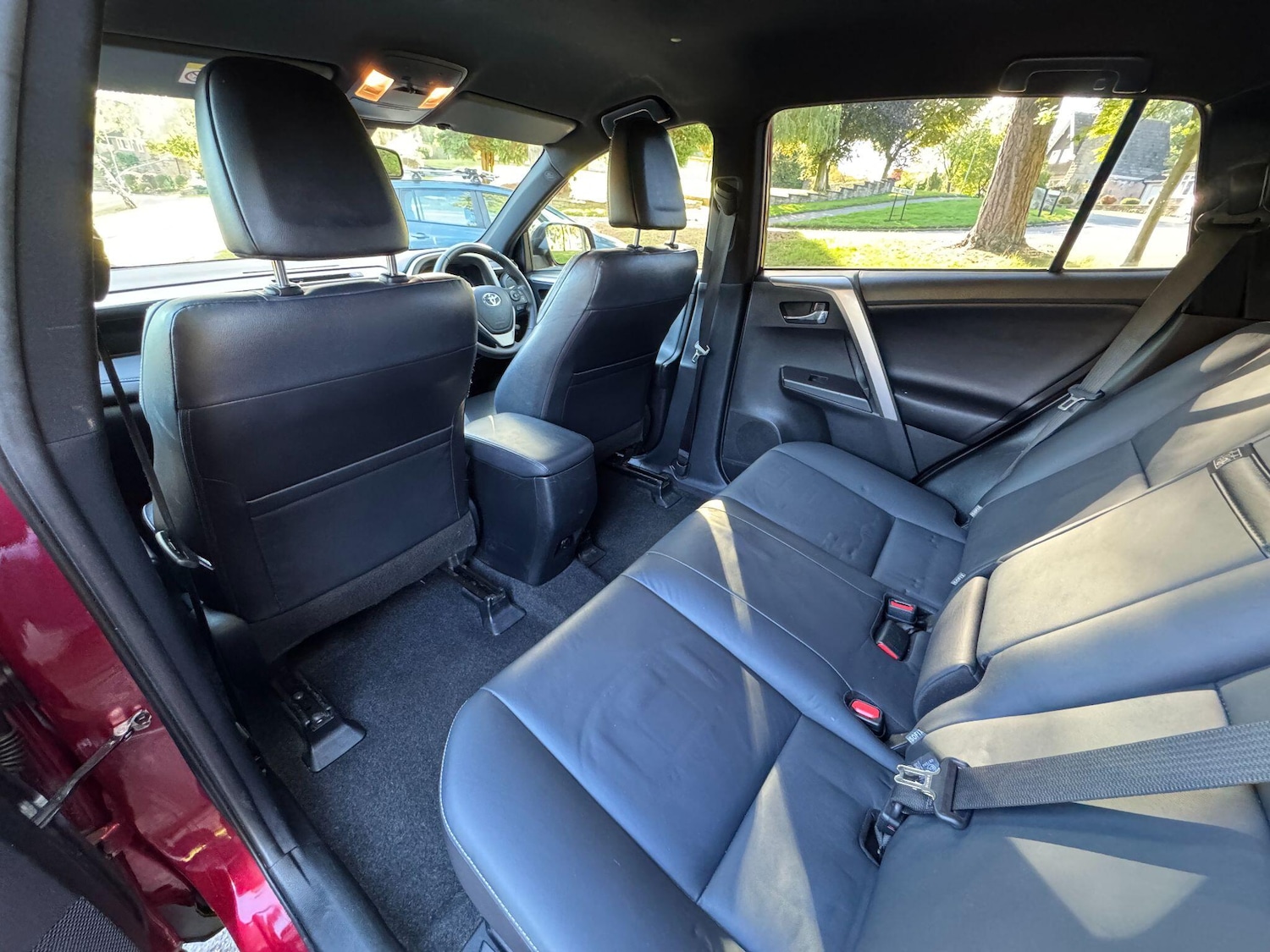 Used Toyota RAV4 2018 for sale - 76060934: Photo 28