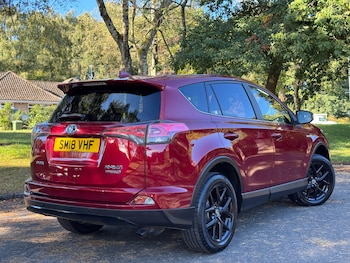 Used Toyota RAV4 2018 for sale - 76060934: Photo 2
