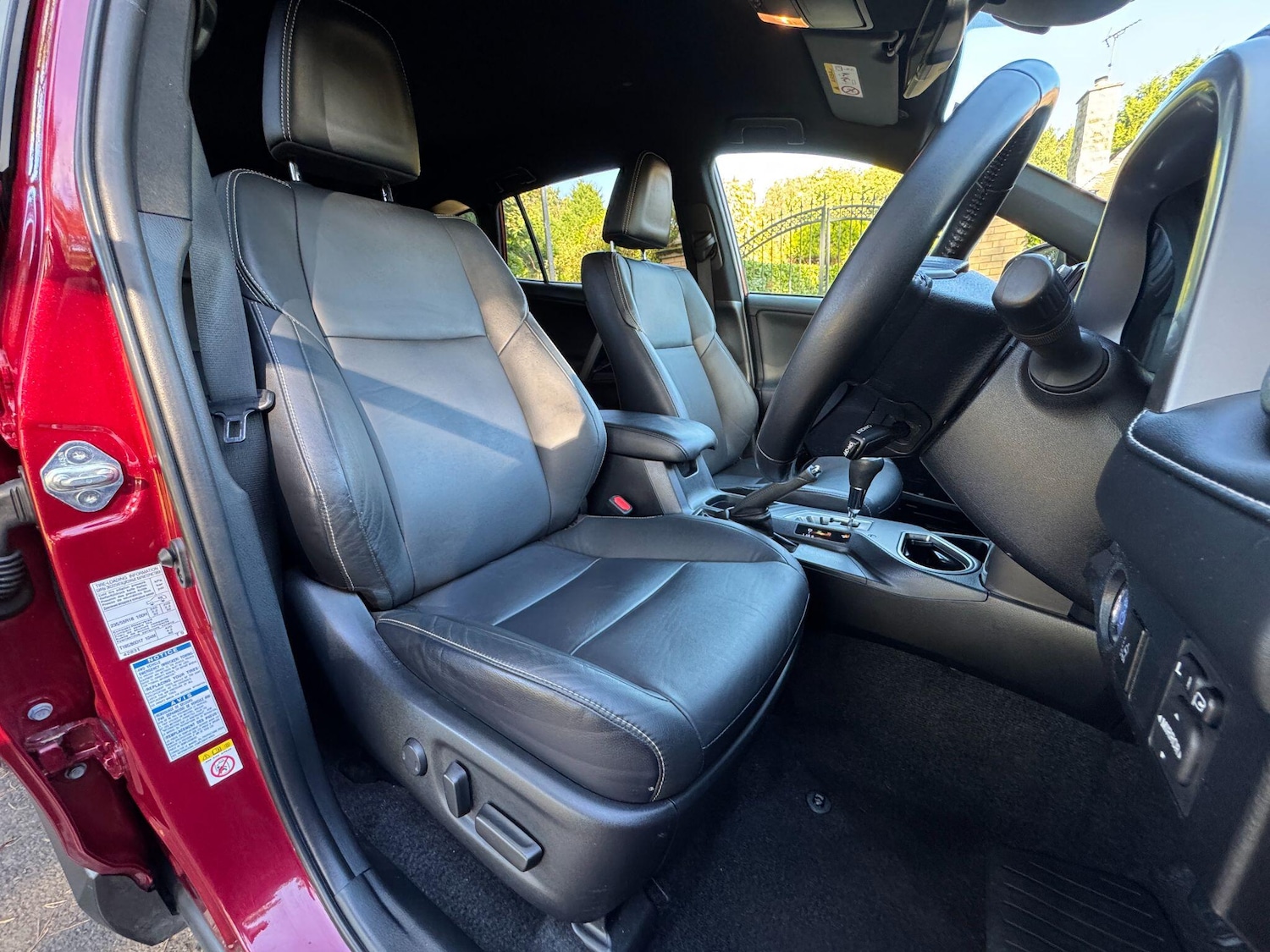Used Toyota RAV4 2018 for sale - 76060934: Photo 44