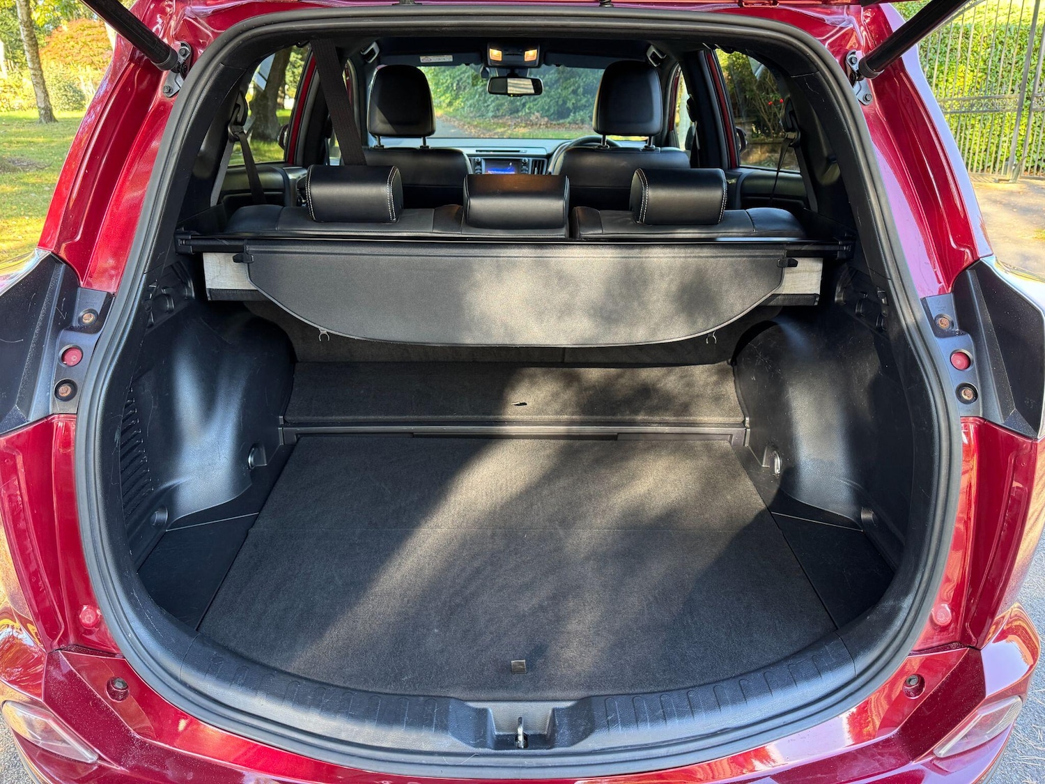 Used Toyota RAV4 2018 for sale - 76060934: Photo 56