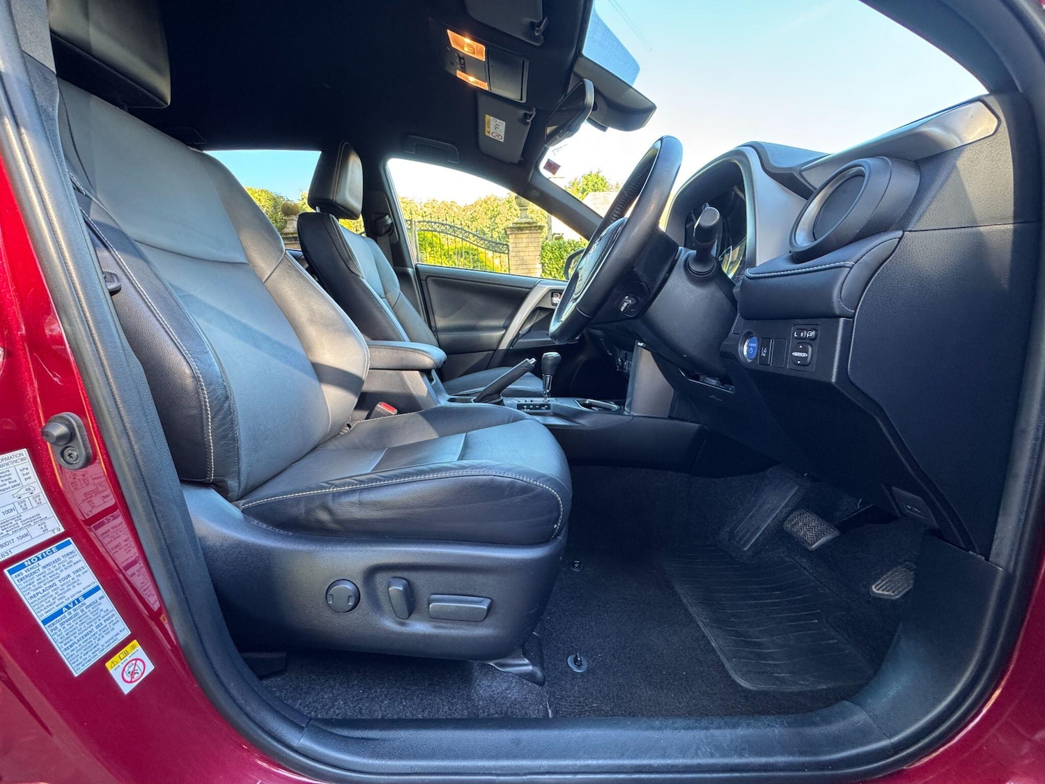 Used Toyota RAV4 2018 for sale - 76060934: Photo 79