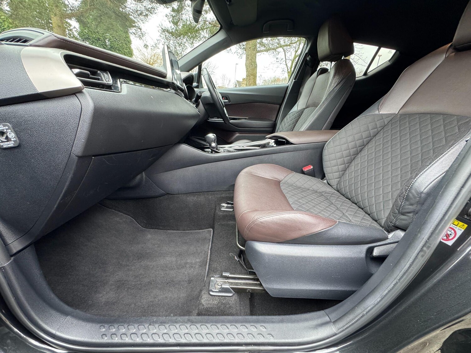 Used Toyota C-HR 2018 for sale - 77723931: Photo 56