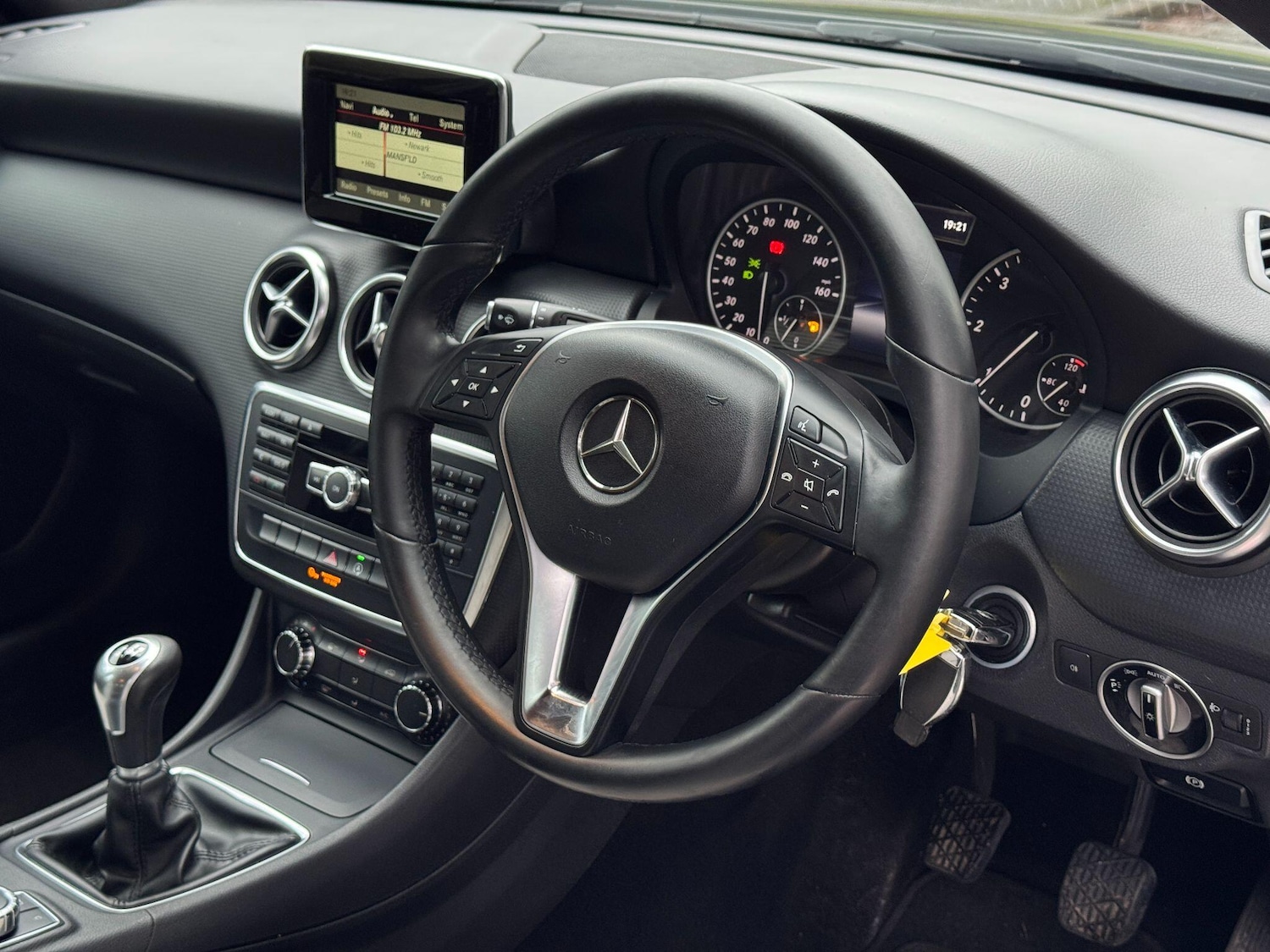 Used Mercedes-Benz A-Class 2015 for sale - 77400912: Photo 15