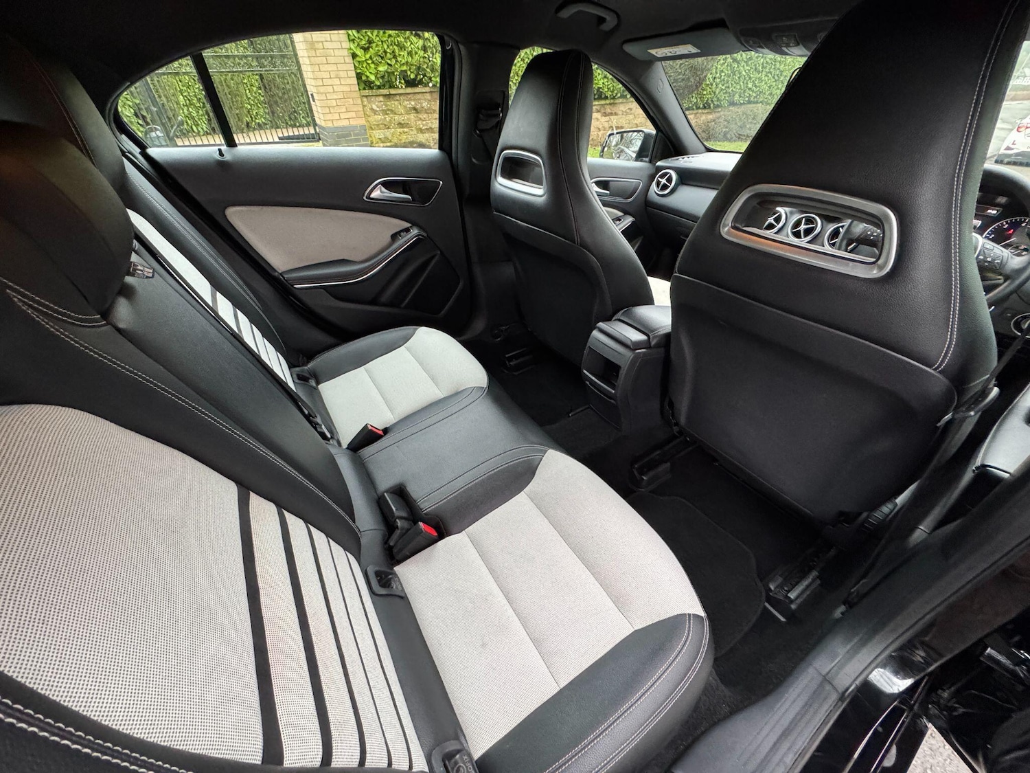 Used Mercedes-Benz A-Class 2015 for sale - 77400912: Photo 32