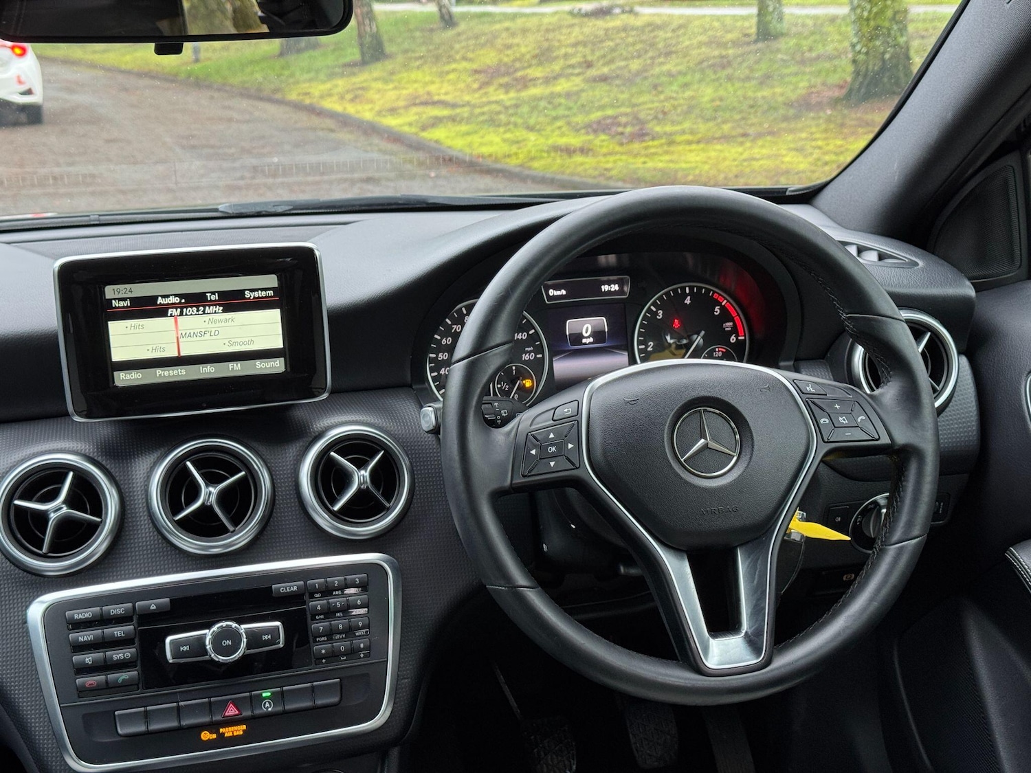 Used Mercedes-Benz A-Class 2015 for sale - 77400912: Photo 33