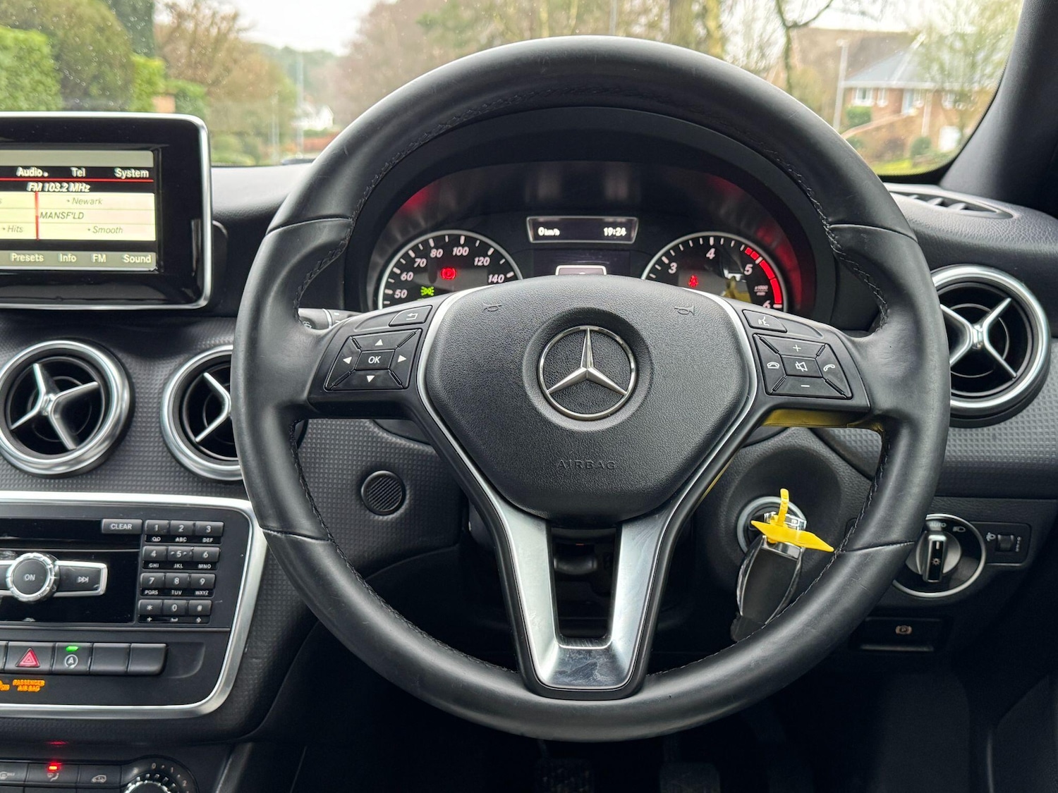 Used Mercedes-Benz A-Class 2015 for sale - 77400912: Photo 45