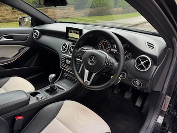 Used Mercedes-Benz A-Class 2015 for sale - 77400912: Photo