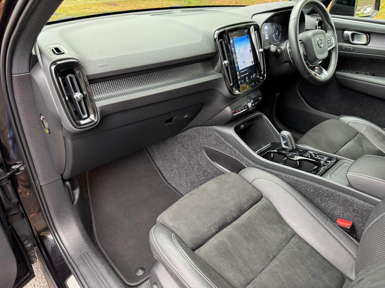 Used Volvo XC40 2020 for sale - 76457831: Photo 5