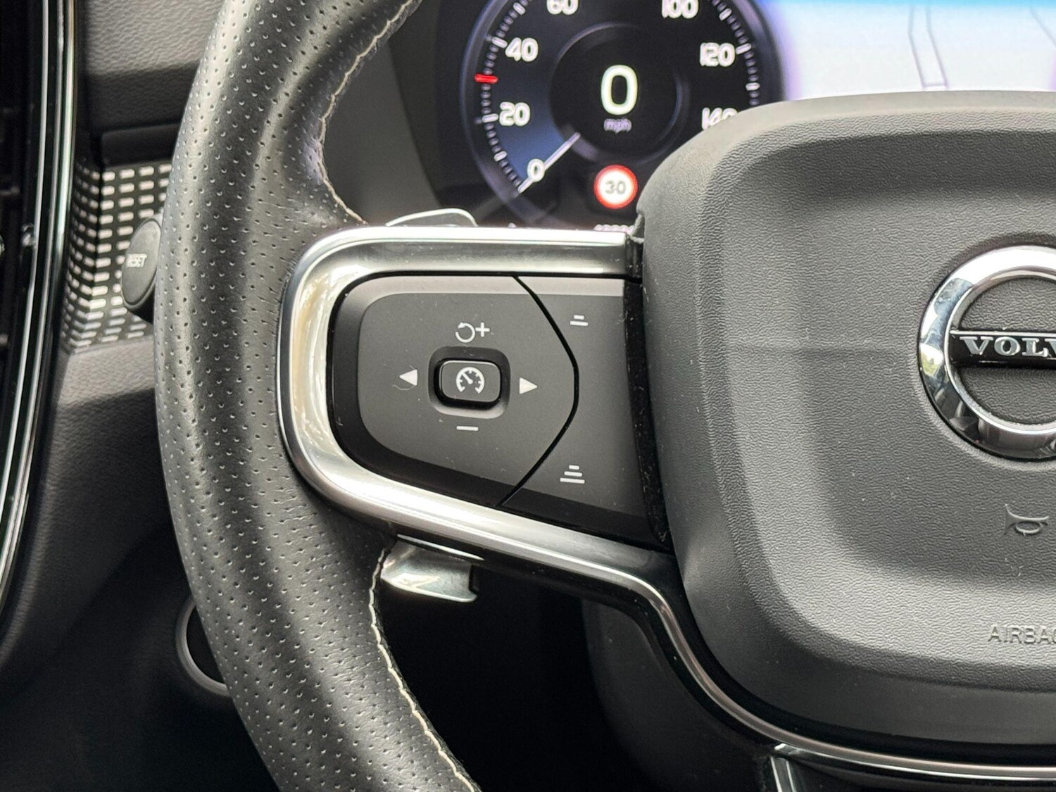 Used Volvo XC40 2020 for sale - 76457831: Photo 51