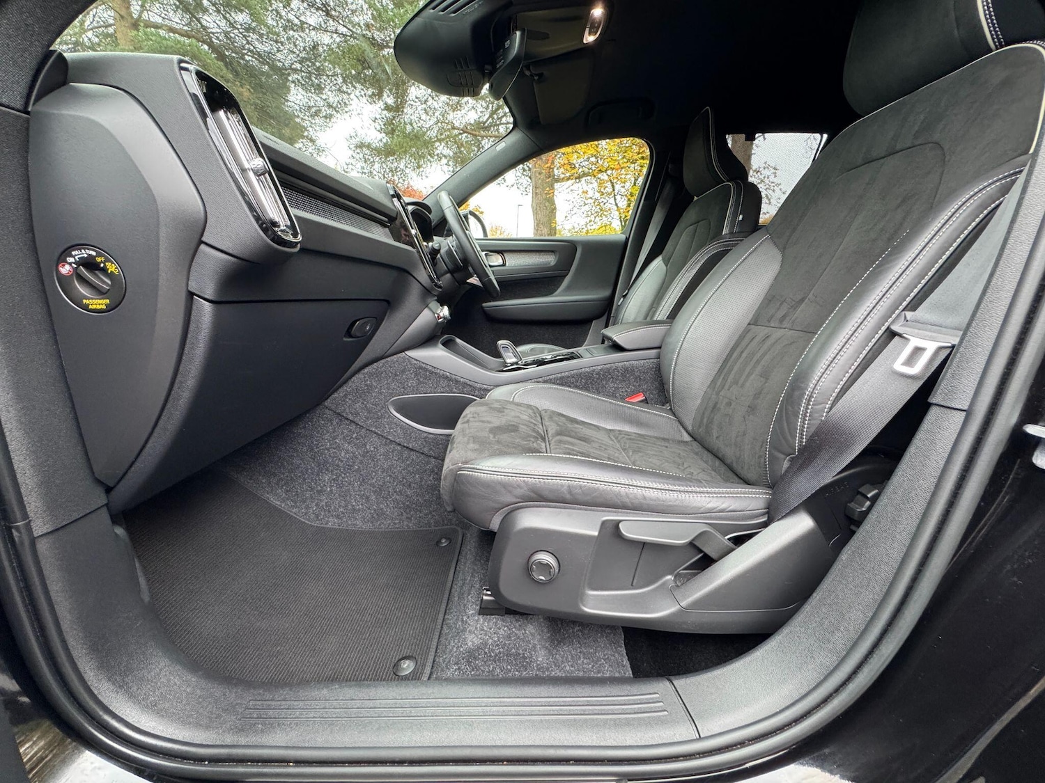 Used Volvo XC40 2020 for sale - 76457831: Photo 74