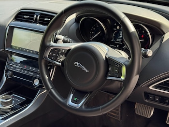 Used Jaguar XE 2019 for sale - 78843565: Photo