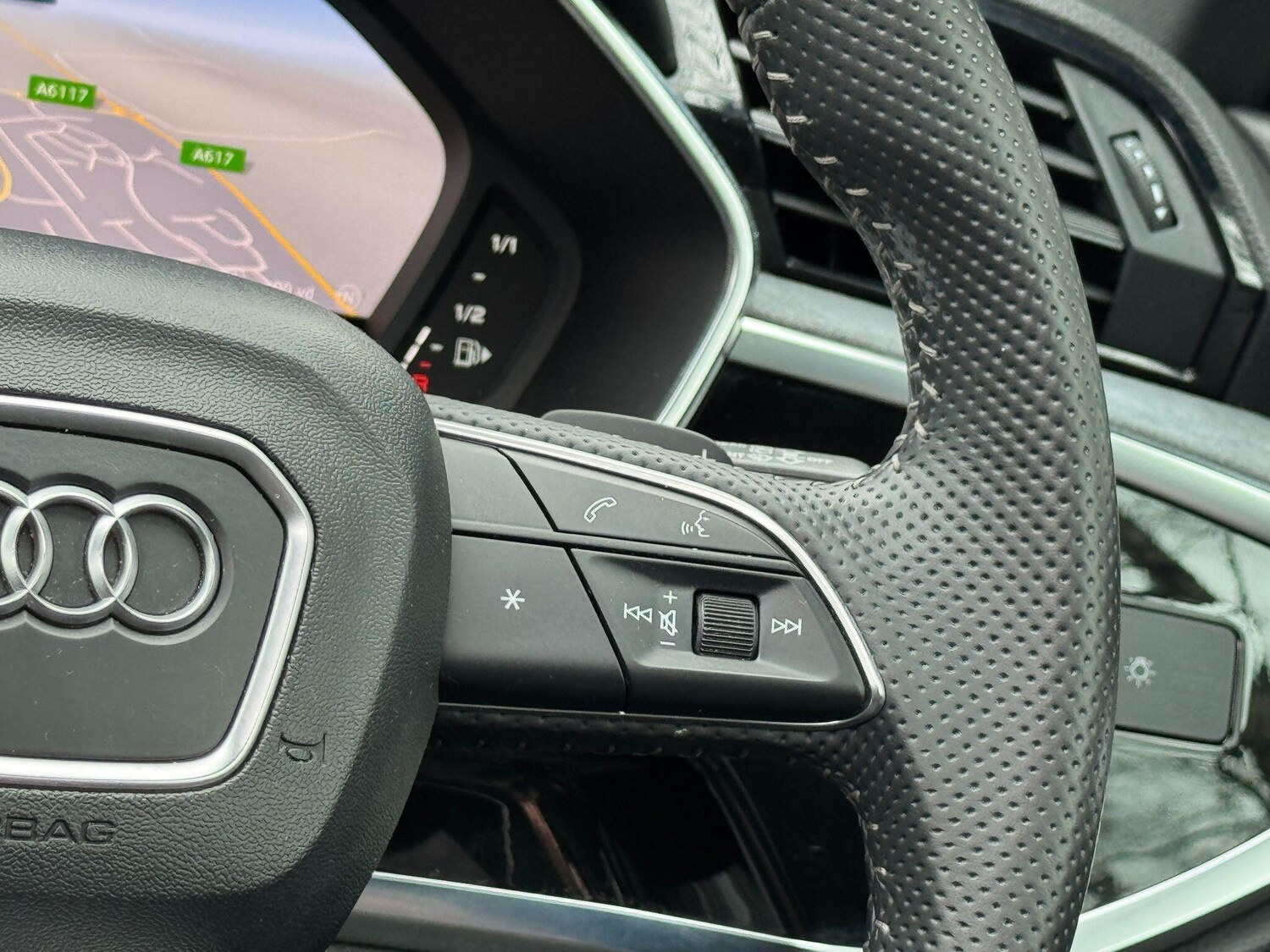 Used Audi Q3 2020 for sale - 77625231: Photo 71