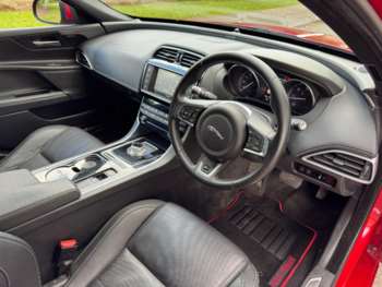 Used Jaguar XE 2016 for sale - 74894908: Photo