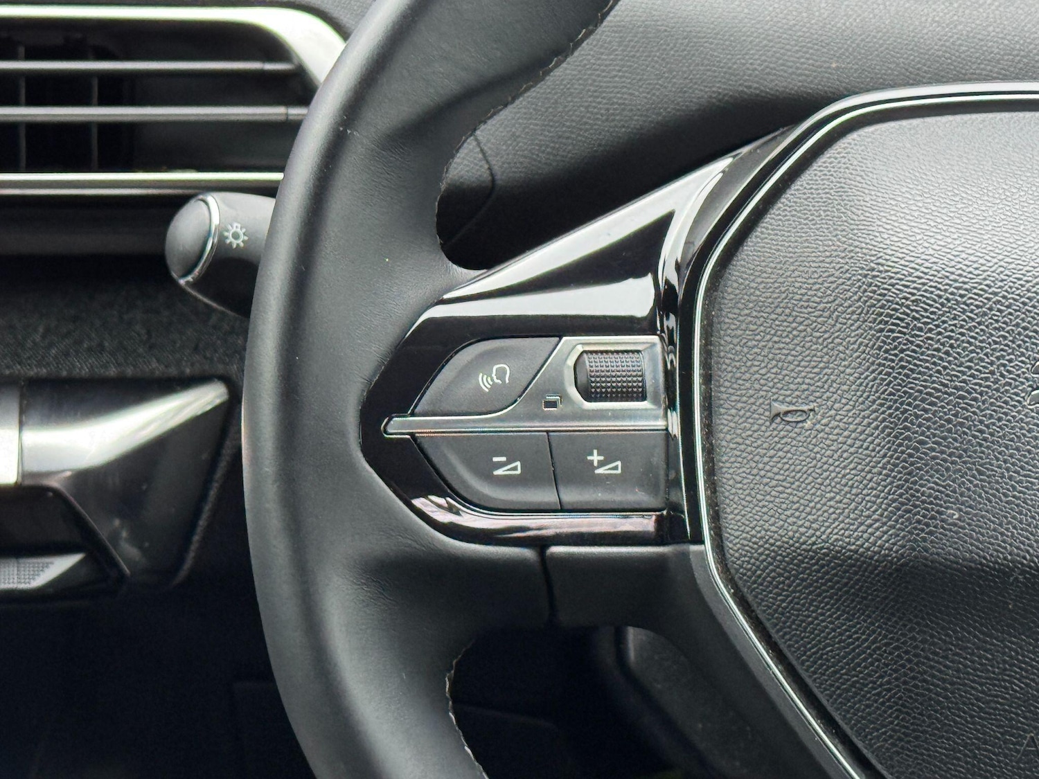 Used Peugeot 5008 2018 for sale - 77351444: Photo 61